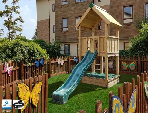 Childrens Climbing Frame For Public Use • Hy-land P2